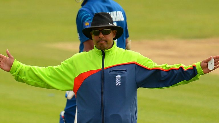 Umpire Ismail Dawood believes his career has been cut short due to institutionalised racism in the ECB
