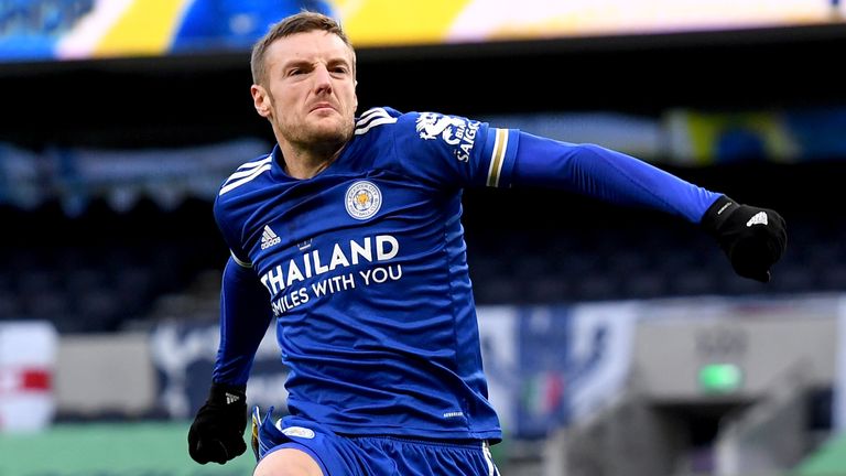 Jamie Vardy celebrates scoring his first-half penalty
