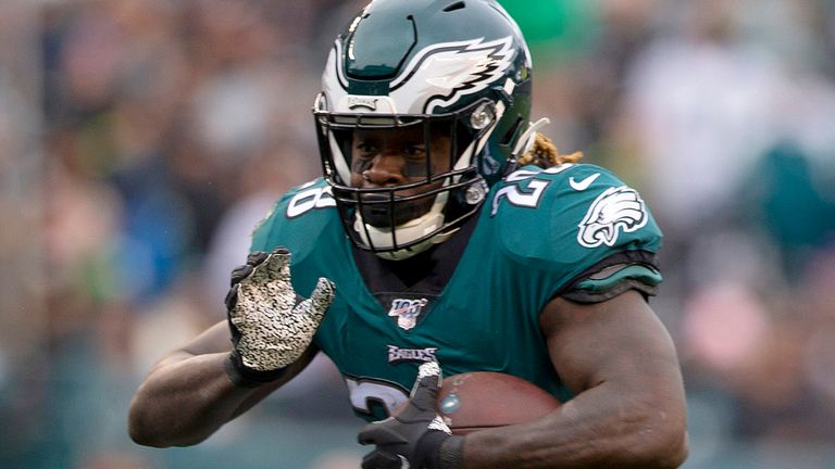 PHILADELPHIA, PA - NOVEMBER 24: Jay Ajayi #28 of the Philadelphia Eagles runs with the ball against the Seattle Seahawks at Lincoln Financial Field on November 24, 2019 in Philadelphia, Pennsylvania. (Photo by Mitchell Leff/Getty Images) *** Local Caption *** Jay Ajayi