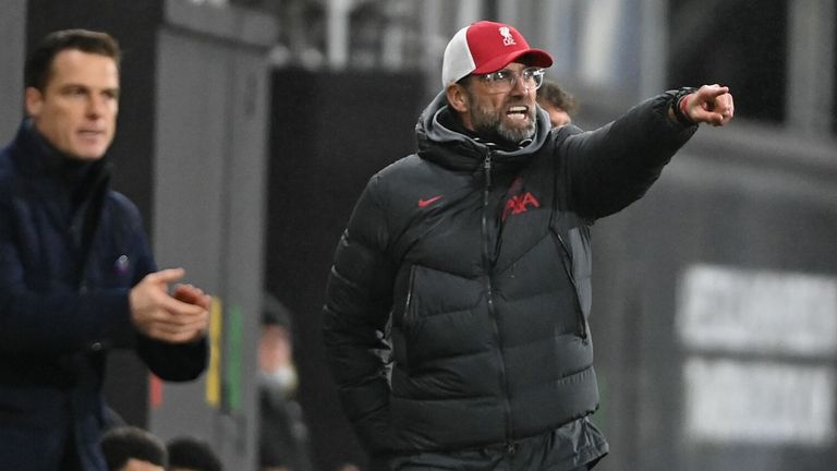 Jurgen Klopp was unhappy with a foul on Mo Salah in the build-up to Fulham's goal