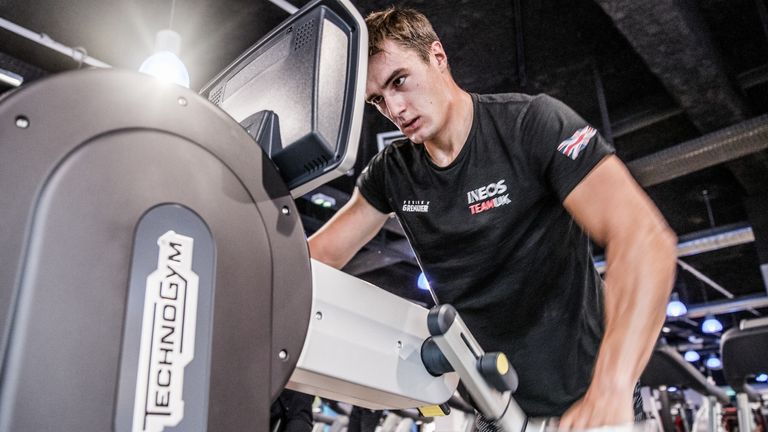 Neil Hunter, one of INEOS TEAM UK's grinders, in training in the gym (Image Credit: HARRY KH_)
