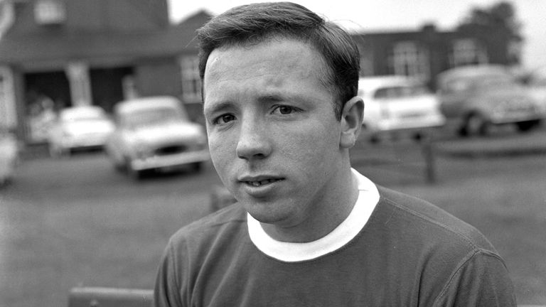 Manchester United and England footballer Nobby Stiles. (Photo by Mike McLaren/Central Press/Getty Images)