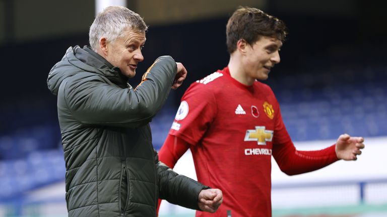 Manchester United manager Ole Gunnar Solskjaer and defender Victor Lindelof