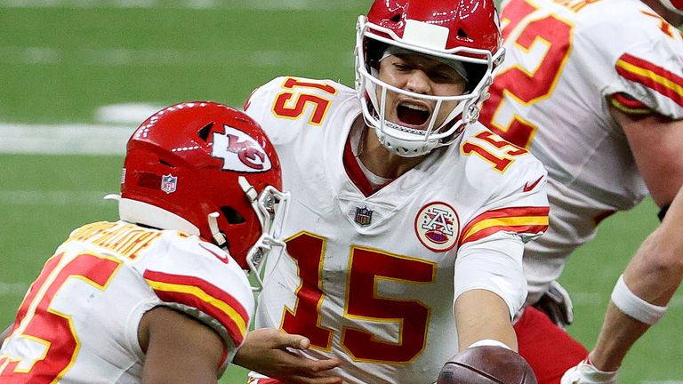 Chiefs win ninth in a row, move to 13-1 with 32-29 win over Saints