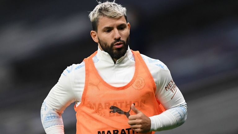 Manchester City&#39;s Argentinian striker Sergio Aguero warms up during the English Premier League football match between Tottenham Hotspur and Manchester City at Tottenham Hotspur Stadium in London, on November 21, 2020. (Photo by NEIL HALL / POOL / AFP) / RESTRICTED TO EDITORIAL USE. 