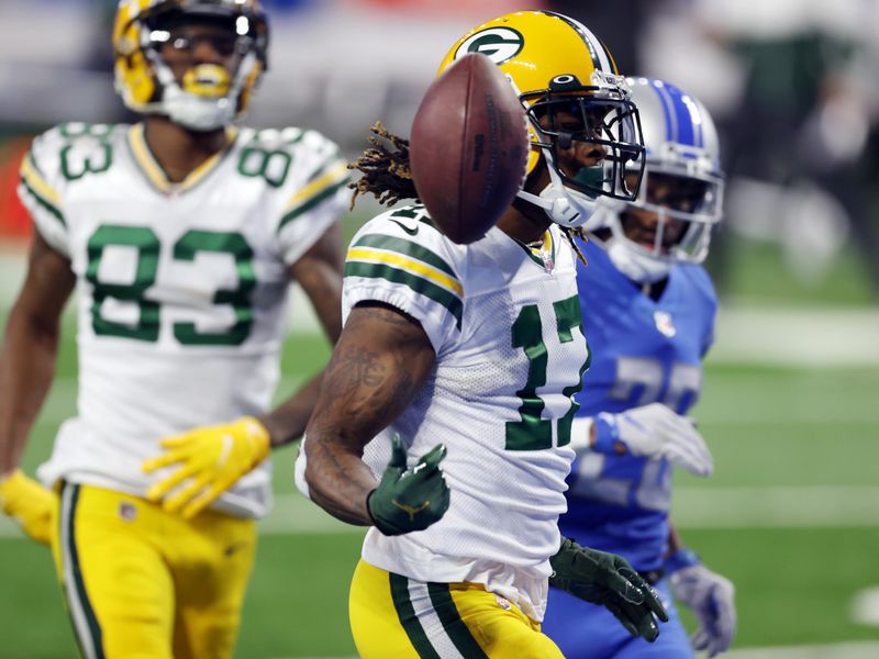 Green Bay Packers' Davante Adams warm up before an NFL football game  against the Miami Dolphins Sunday, Nov. 11, 2018, in Green Bay, Wis. (AP  Photo/Mike Roemer Stock Photo - Alamy