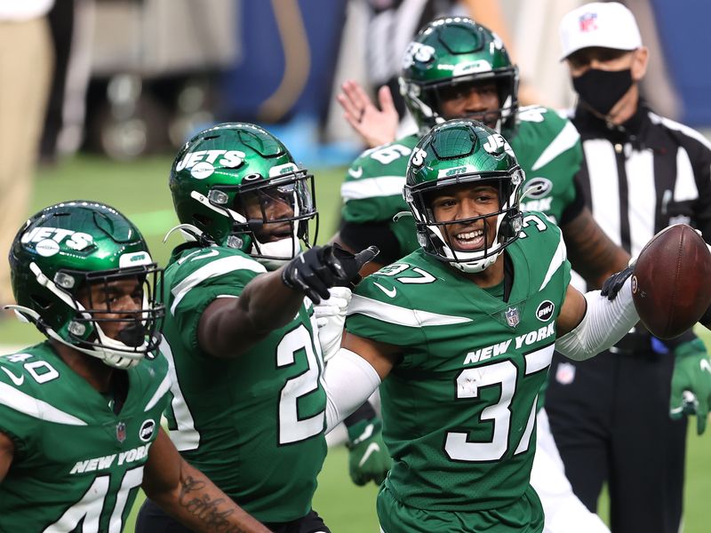 The New York Jets Debut Menacing Black Helmets