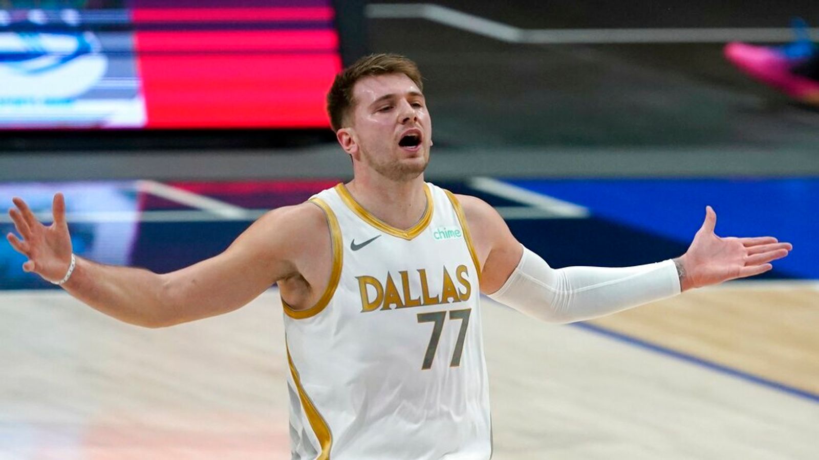 Doncic posts triple-double in Mavs loss | NBA News | Sky Sports