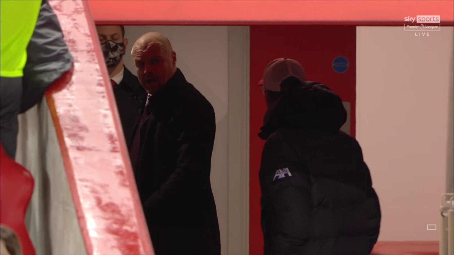 Klopp and Dyche clash in the tunnel