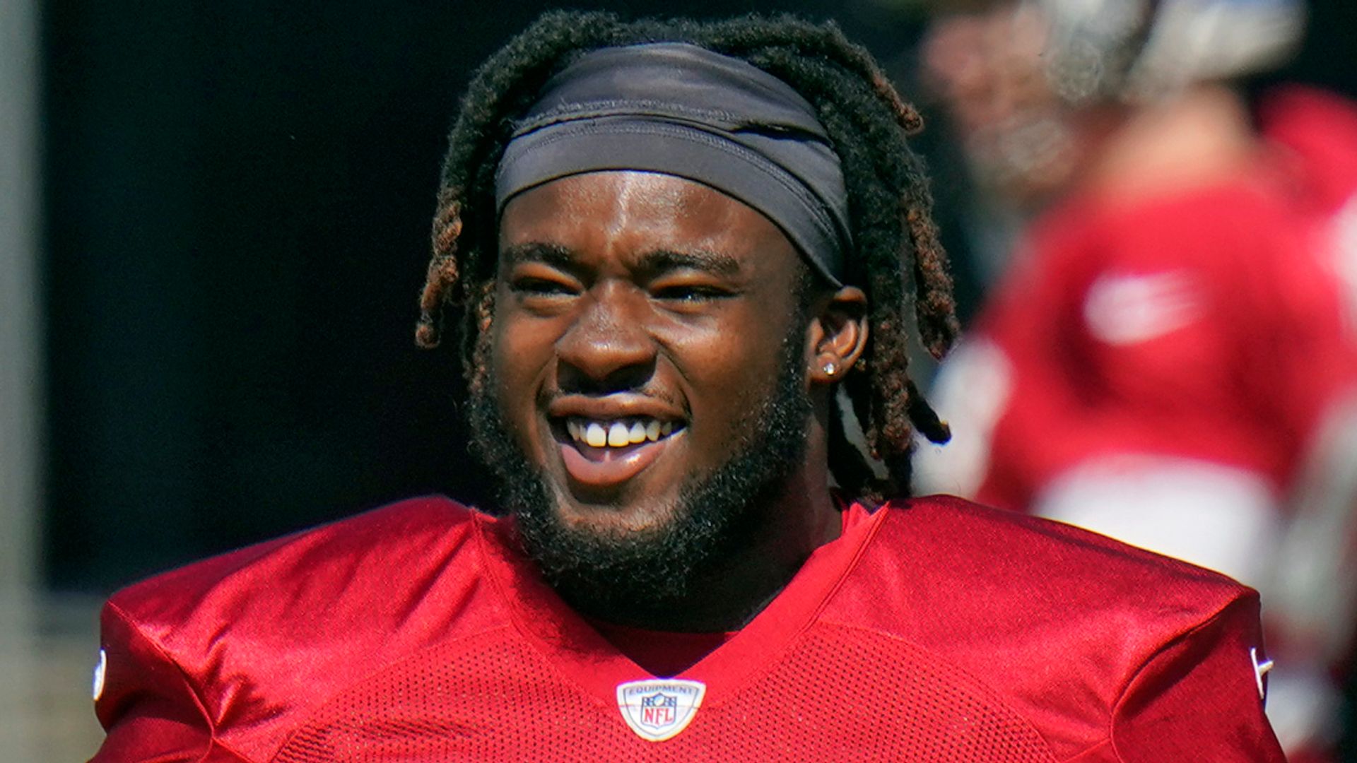 Jones returns to Bucs practice
