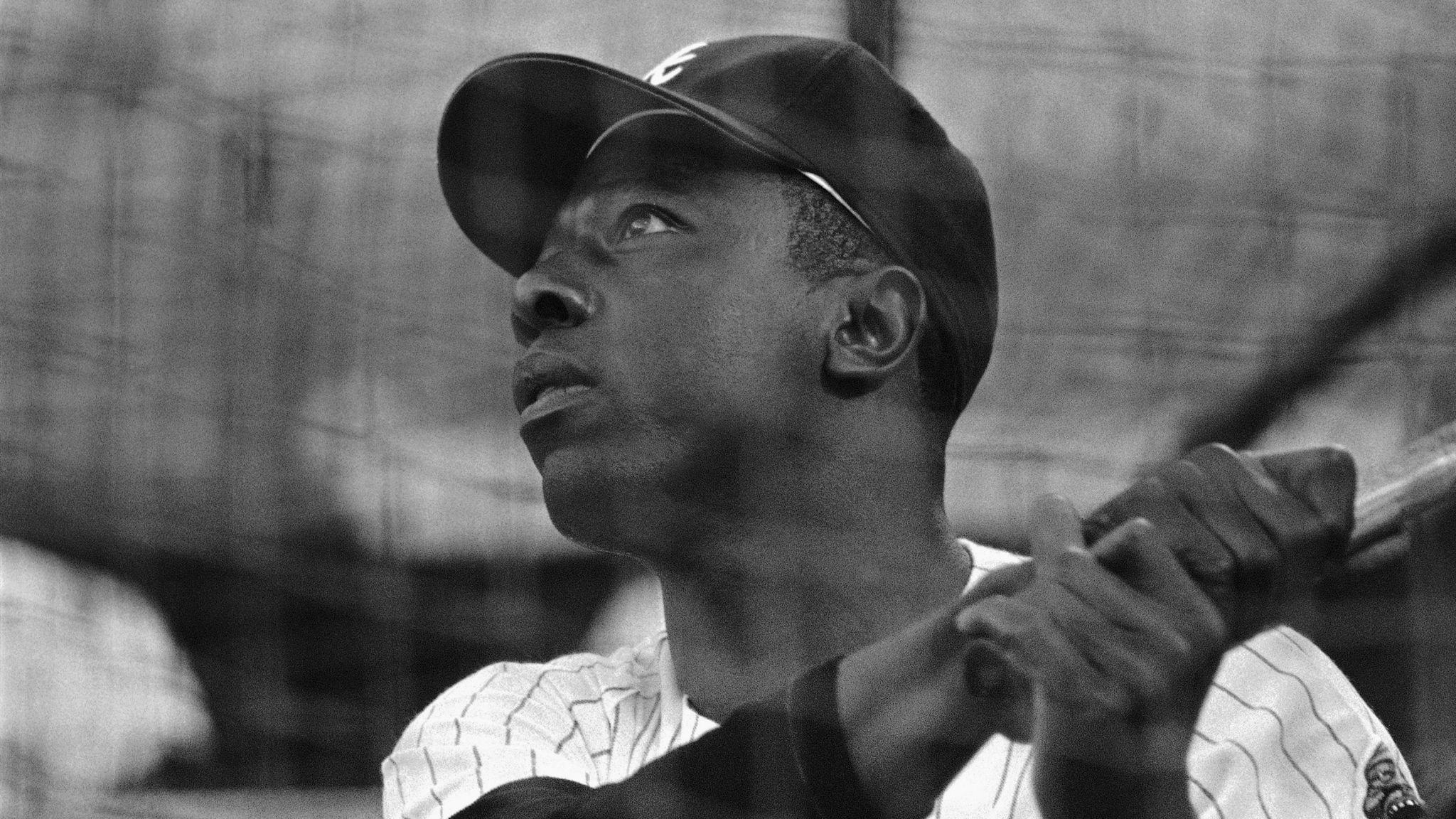 Hank Aaron, Hall of Famer and Braves legend, dies at age 86