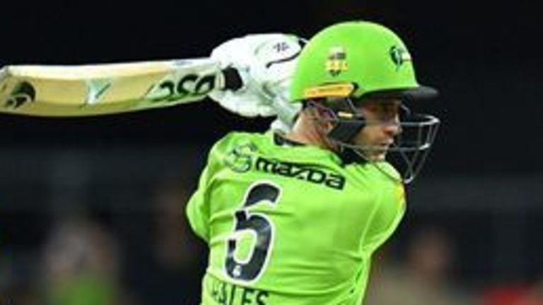 Alex Hales helped Sydney Thunder to a fifth straight win in the Big Bash League