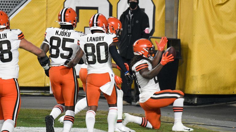 An amazing first quarter saw Cleveland build an unassailable 28-0 lead over Pittsburgh in the NFL Wild Card Round.