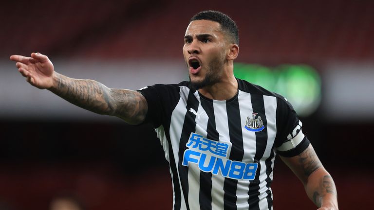 Jamaal Lascelles shows his frustration during Newcastle&#39;s 3-0 loss