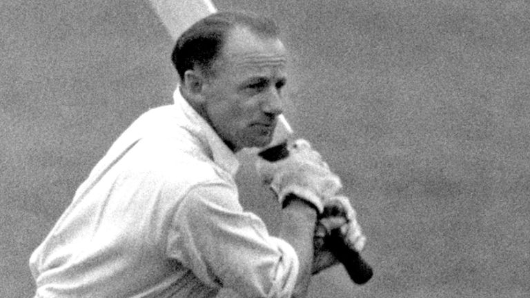 AUSTRALIAN CRICKETER DONALD BRADMAN IN ACTION BATTING AGAINST WORCESTER IN AN INNINGS OF 107.   * 25/02/01  Sir Donald Bradman in action batting against Worcester.  The great Australian Test batsman has died, aged 92 today 25.2.01. 
