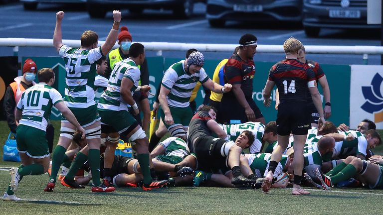 EALING, ENGLAND - JANUARY 16: Ealing Trailfinders celebrate a second half try during the Trailfinders Challenge Cup match between Ealing Trailfinders and Saracens at the Trailfinders Sports Club on January 16, 2021 in Ealing, England. (Photo by David Rogers/Getty Images)