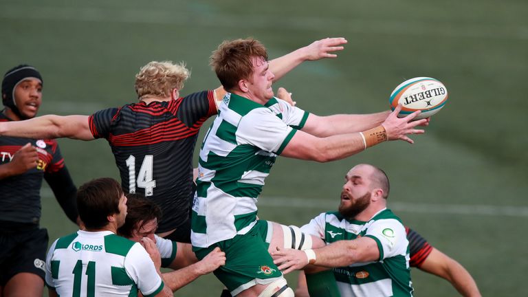 EALING, ENGLAND - JANUARY 16: Simon Linsell of Ealing Trailfinders catches the ball during the Trailfinders Challenge Cup match between Ealing Trailfinders and Saracens at the Trailfinders Sports Club on January 16, 2021 in Ealing, England. (Photo by David Rogers/Getty Images)