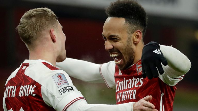 Emile Smith Rowe y Pierre Emerick Aubameyang anotaron en la prórroga cuando el Arsenal venció al Newcastle en la tercera ronda de la Copa FA