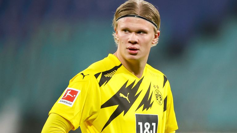 Barcelona are lining up a move for Borussia Dortmund striker Erling Haaland