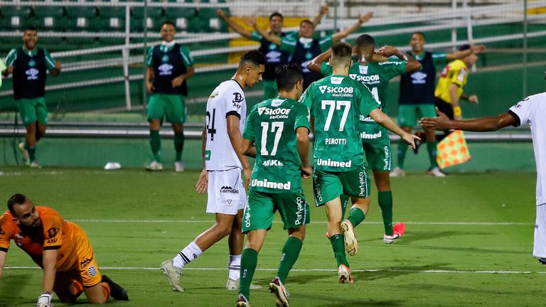 Chapecoense players celebrate Derlan's goal against Figueirense