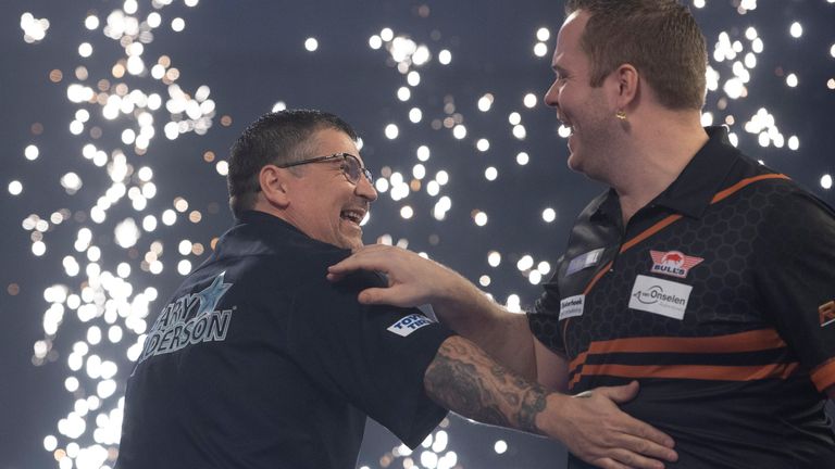 WILLIAM HILL WORLD DARTS CHAMPIONSHIP 2021,.ALAXANDRA PALACE,.LONDON.PIC;LAWRENCE LUSTIG.QUARTER FINAL.GARY ANDERSON V DIRK VAN DUIJVENBODE.GARY ANDERSON IN ACTION