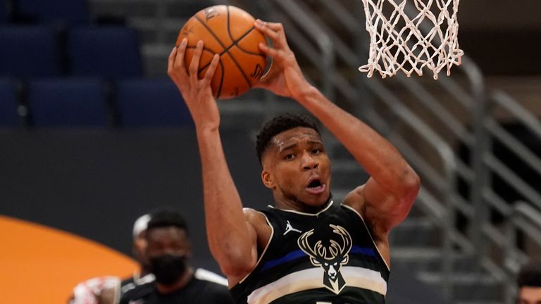 Giannis Antetokounmpo helped the Bucks to victory (AP Photo/Chris O'Meara)