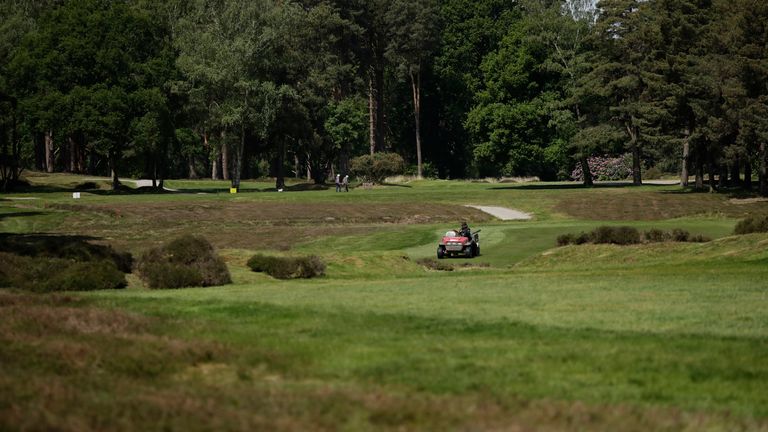 (AP) Golf courses in England will close with immediate effect