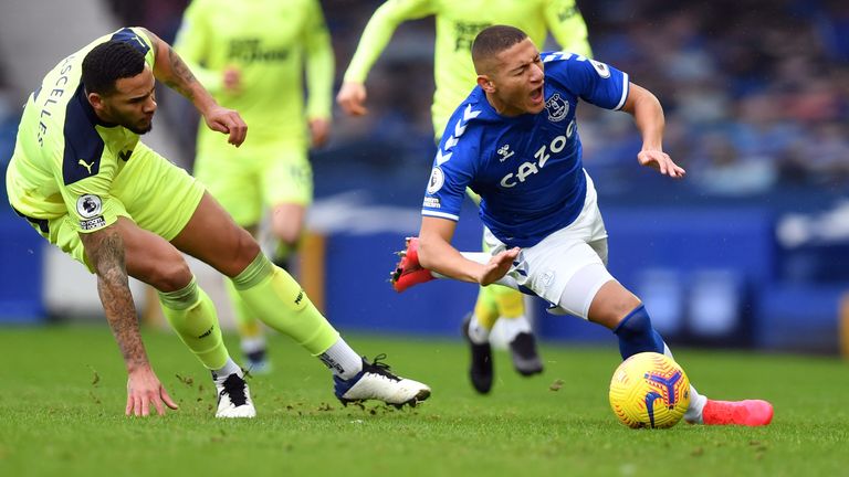 Jamaal Lascelles fouls Richarlison early on at Goodison Park
