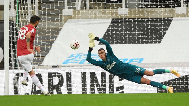 Darlow denies Bruno Fernandes from the penalty spot