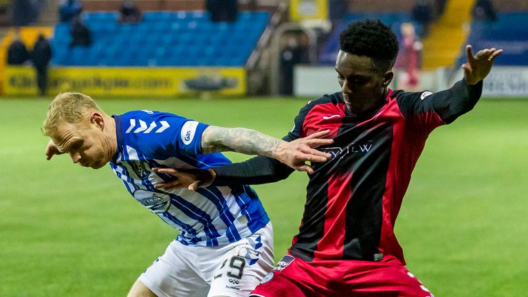 KILMARNOCK, SCOTLAND - JANUARY 02: Kilmarnock's Chris Burke (L) and St Mirren's Brandon Mason during a Scottish Premiership match between Kilmarnock and St Mirren at the BBSP Stadium, Rugby Park, on January 02, 2021, in Kilmarnock, Scotland. (Photo by Roddy Scott / SNS Group)
