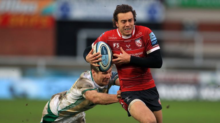 Lloyd Evans on the charge for Gloucester