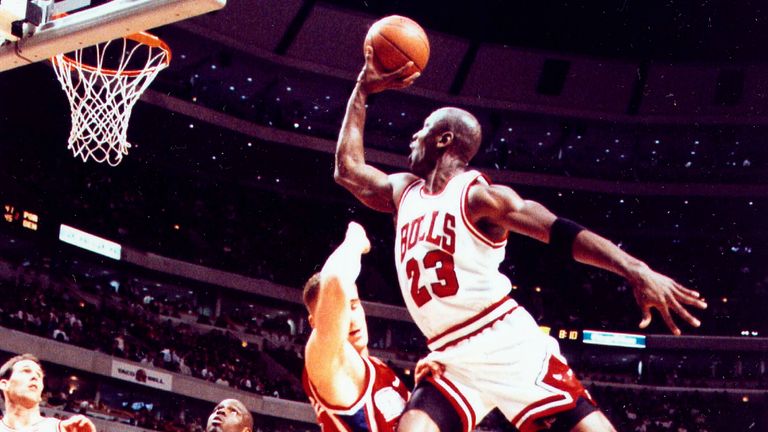 B.J. Armstrong Has a Huge Net Worth After Winning Three Championships on  the Bulls With Michael Jordan