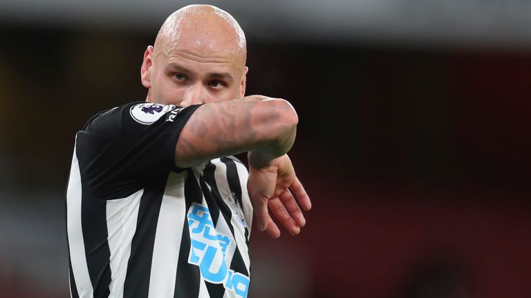 Jonjo Shelvey played under both Bruce and Rafa Benitez at Newcastle