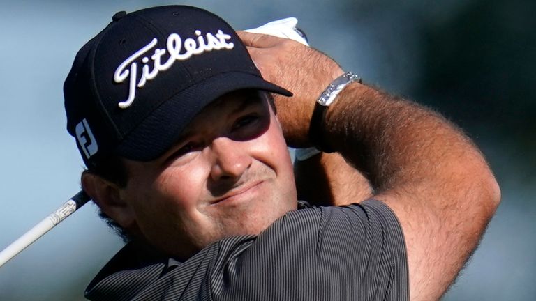 Reed shares lead after rules controversy