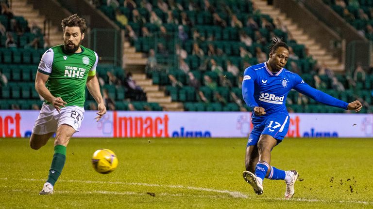 Rangers' Joe Aribo is closed down by Hibernian's Darren McGregor as he has a shot on goal  during a Scottish Premiership match between Hibernian and Rangers at Easter Road