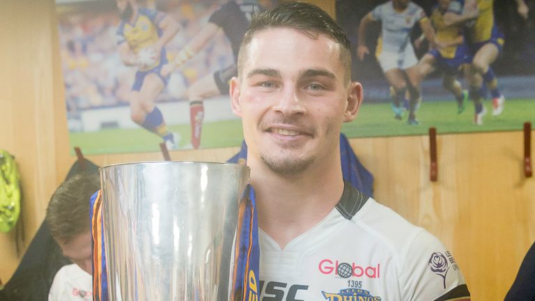Stevie Ward with the Super League trophy