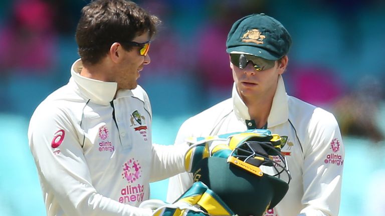 Tim Paine and Steve Smith during the third Test against India in Sydney