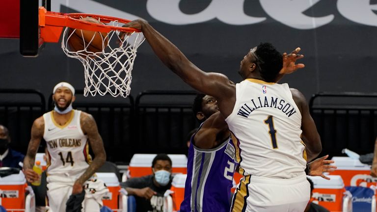 Zion Williamson helped New Orleans return to winning ways. AP Photo/Rich Pedroncelli