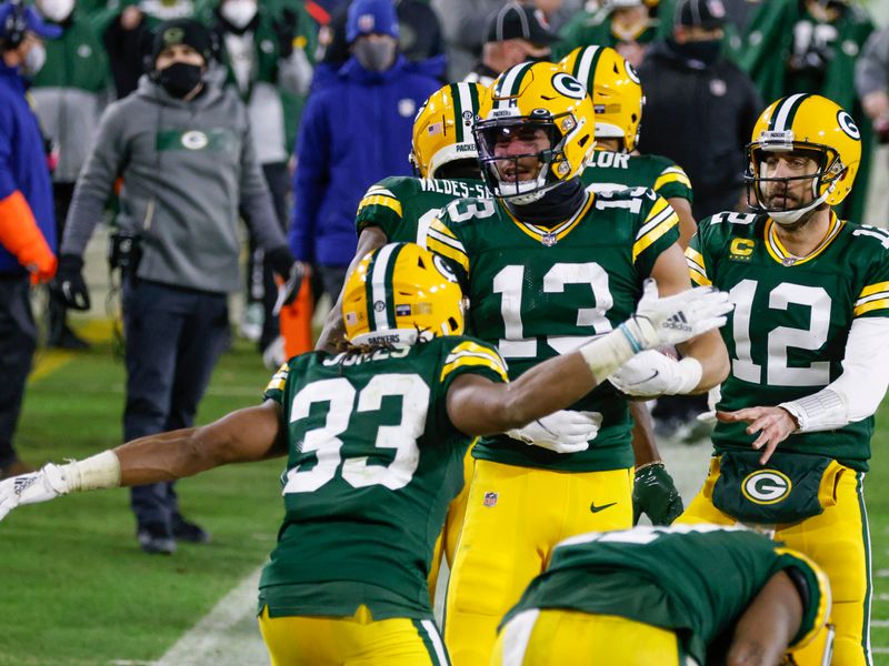 Los Angeles Rams 18-32 Green Bay Packers: Aaron Rodgers sets up