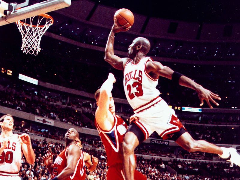 BJ Armstrong: Michael Jordan double-nickel game showed a whole new aspect  to MJ's greatness, NBA News
