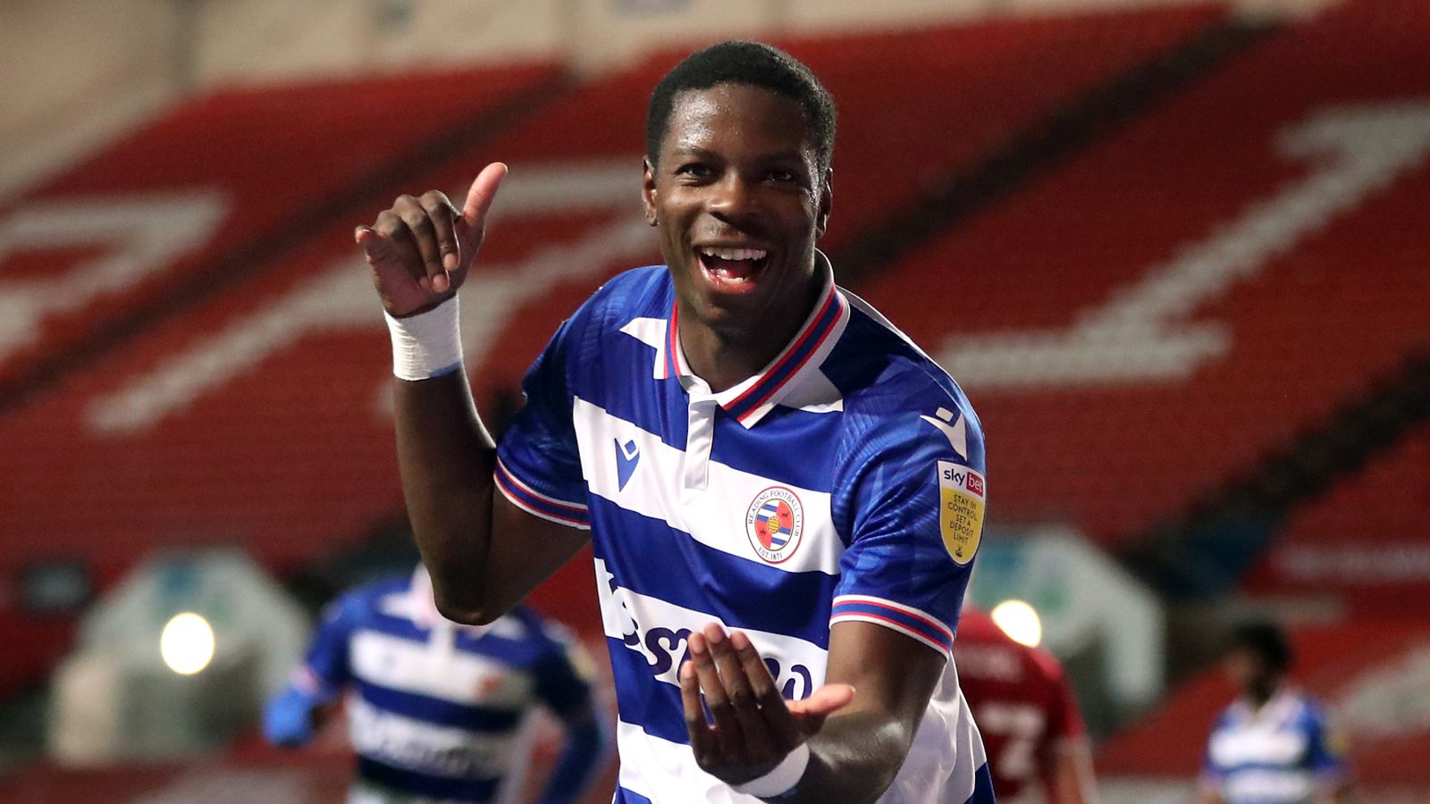 Bristol C 0 - 2 Reading - Match Report & Highlights