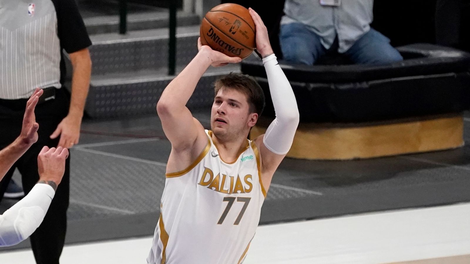 Dallas Mavericks Beat New Orleans Pelicans As Luka Doncic Scores Career ...