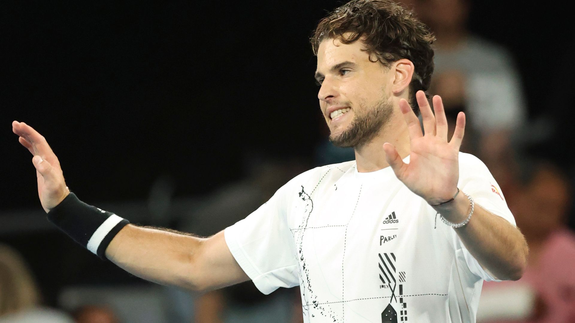 Thiem rallies to beat Kyrgios in five before Melbourne curfew
