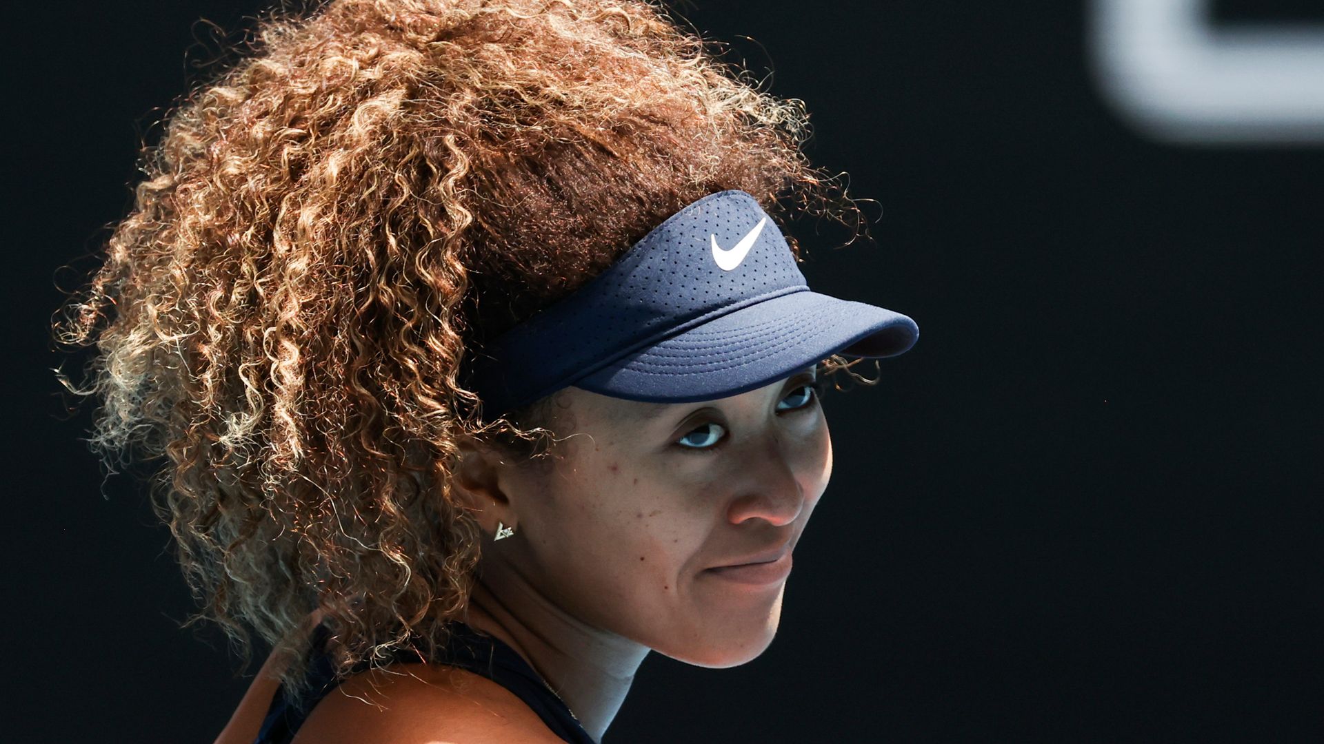 Osaka charges into Australian Open semi-finals