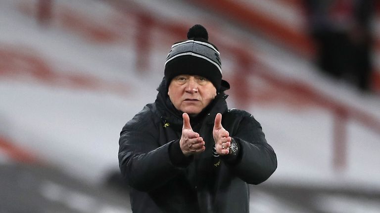 Le manager de Sheffield United, Chris Wilder, instruit ses joueurs pendant le match de Premier League à Bramall Lane, Sheffield.  Date de la photo: dimanche 7 février 2021.