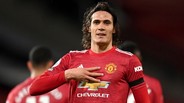 Manchester United&#39;s Edinson Cavani celebrates scoring against Everton