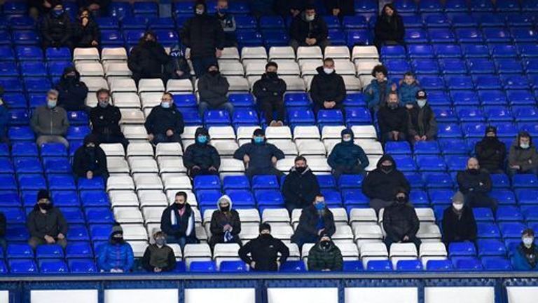 Les fans devraient revenir sur les sites sportifs à partir du 17 mai 