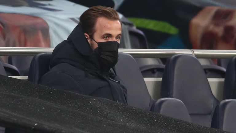 Harry Kane watches on during Tottenham's game against Chelsea