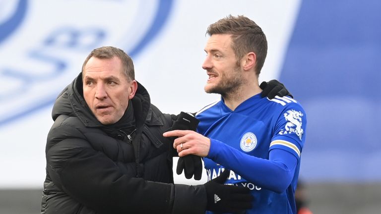 Brendan Rodgers and Jamie Vardy celebrate Leicester&#39;s win at full-time