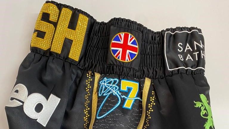 Josh Warrington will wear Rob Burrow's name and number on his shorts for Saturday's title fight